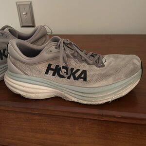 HOKA Bondi 8 men’s Grey.